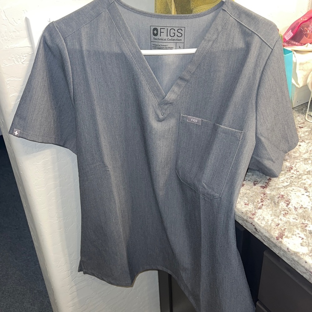 Figs heather gray large NWOT